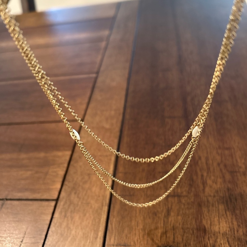 Vintage Avon Triple Strand Necklace with Mother of Pearl - Picture 7 of 10